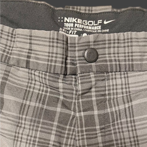 Like New Nike Golf DRI-FIT Men's Black/Gray Plaid Golf Shorts 34 - Picture 4 of 5